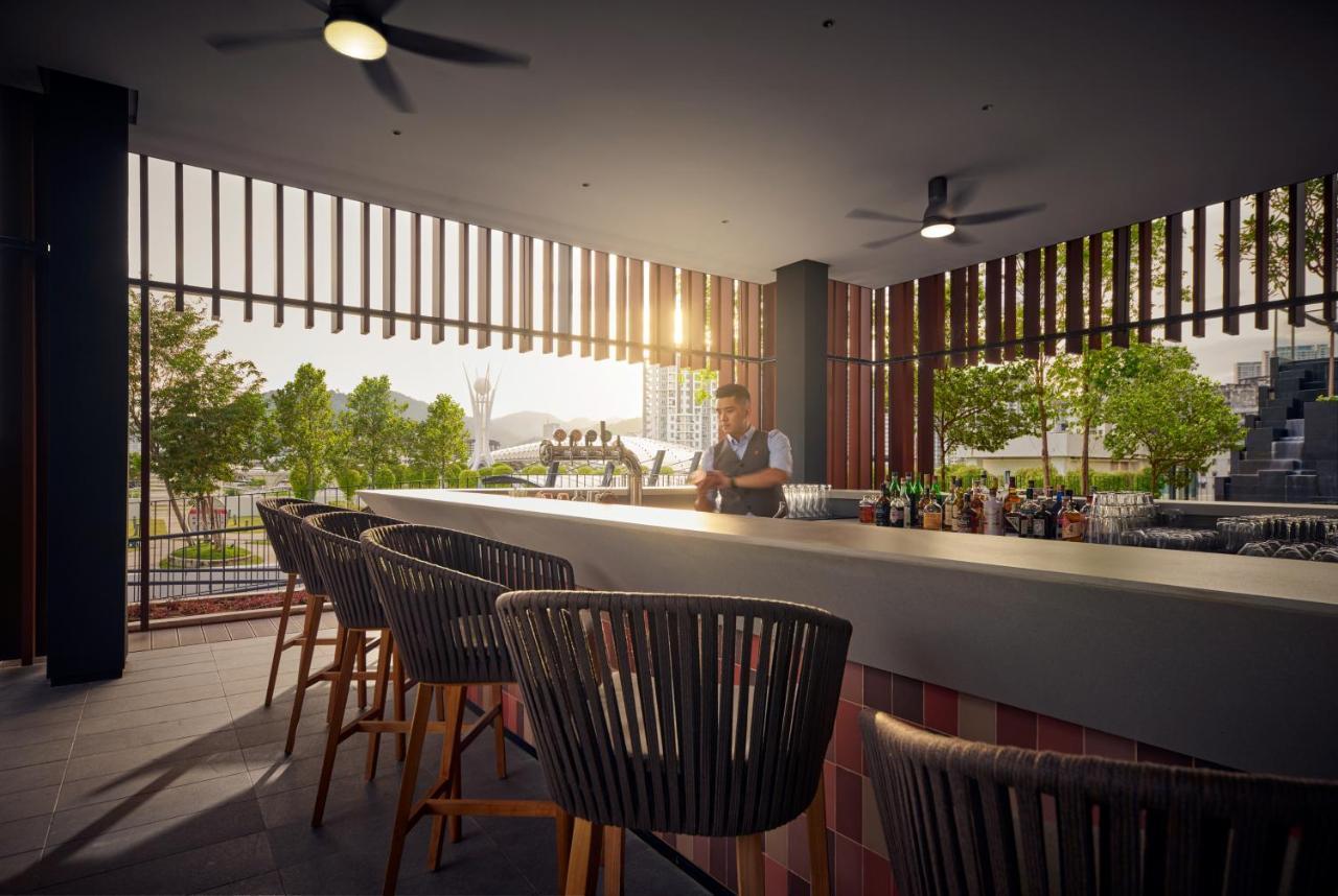 Amari Spice Penang Hotel Bayan Lepas Eksteriør billede The Sky Bar